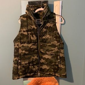Camo puffer vest